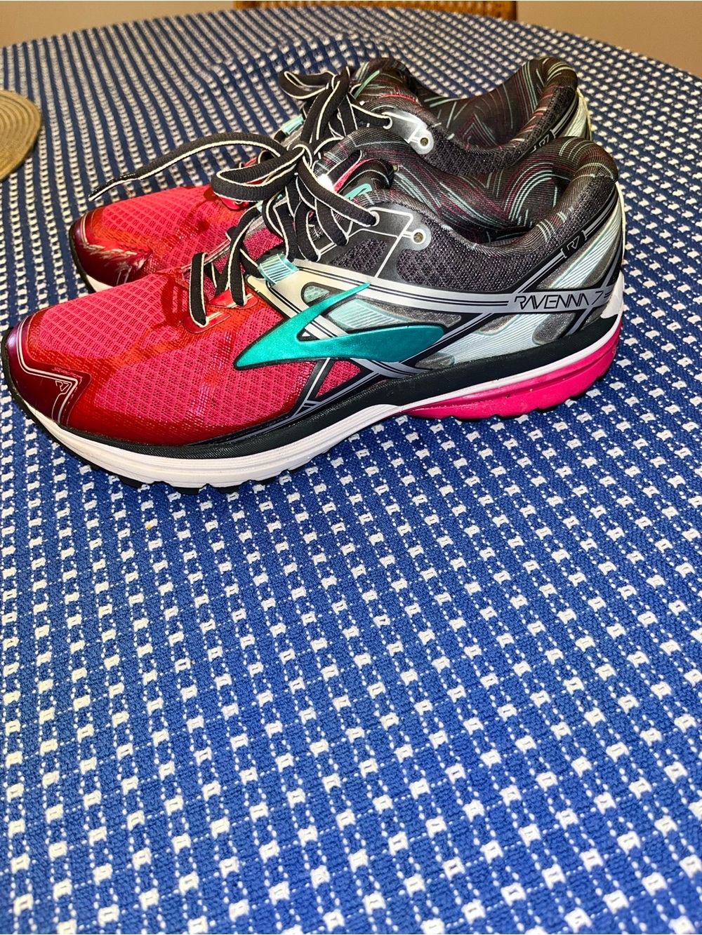 Brooks Women's Running Shoes in Pink and Teal size 9